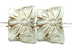 Vintage vlinder 10x15mm l.blauw/goud 5 st.