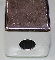 Metallookkraal blok 25mm gat 8mm zilverkl.