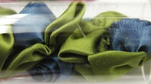 Satijnroosjes 15 mm blauw 5 stuks