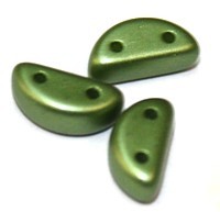 2-gat 8mm halve maan kralen mat goen 50st.