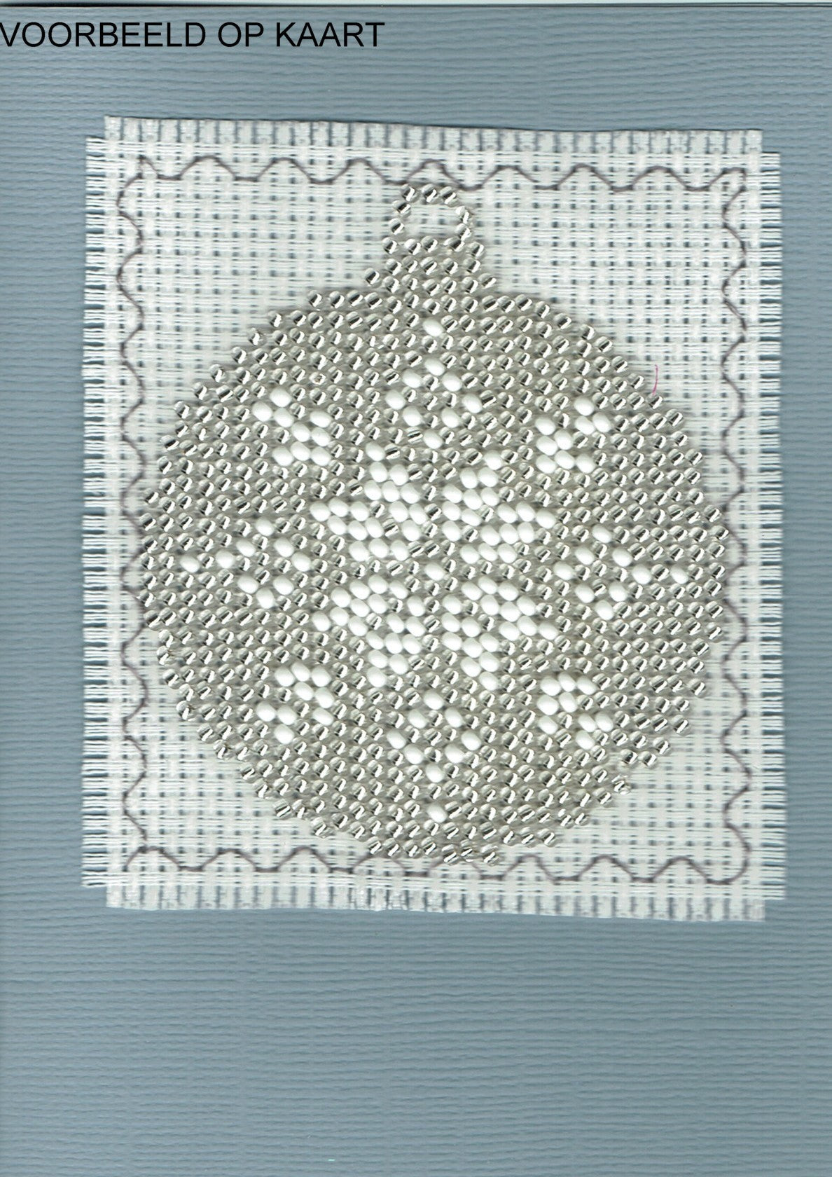 Borduurpakket kerstbal 7x8cm zilver wit