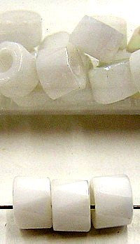 Gutermann moervormparels wit AB ca.38st.