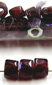 Gutermann moervormparels donkerrood AB ca.38st.