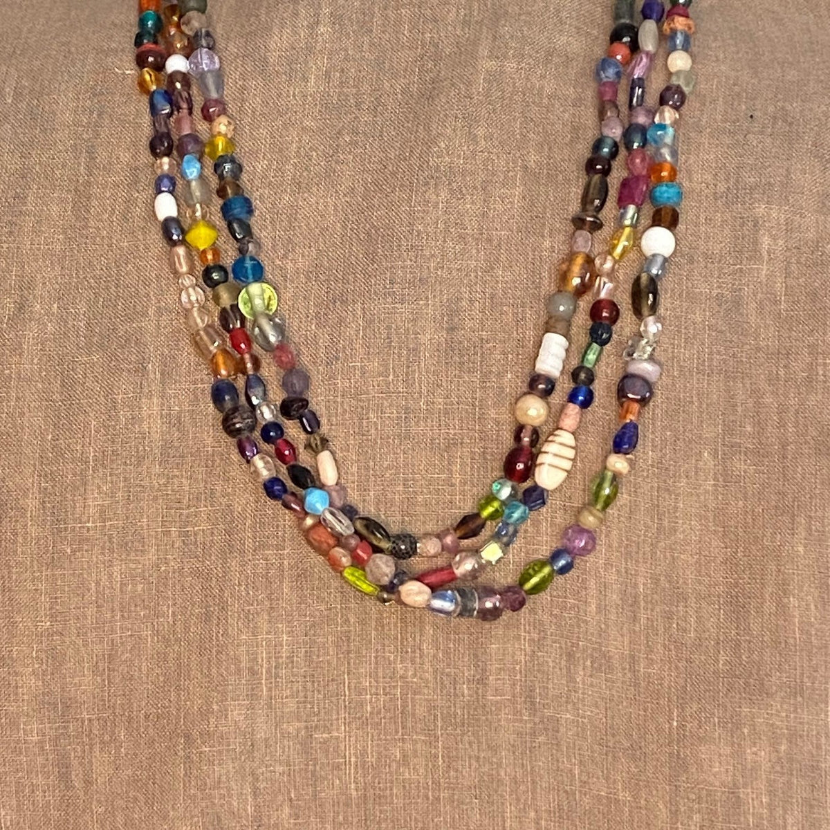 Vrolijke, bohemian kralenketting p.st.