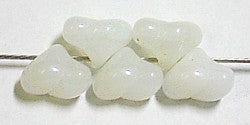 Vintage slangenkraal wit 25 stuks  ( 6 cm. per 25)