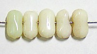 Vintage glaskr. 4x8mm botje gebroken wit 50 stuks