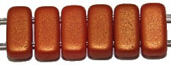 Two hole glaskraal 4x8mm goldshine red 25st.