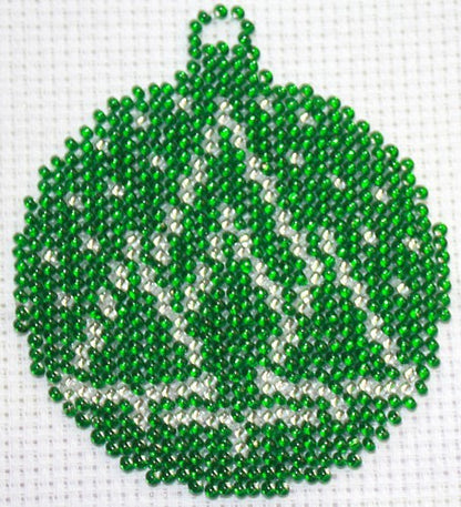 Borduurpakket kerstbal 7x8cm groen/wit