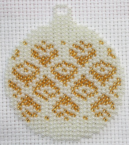 Borduurpakket kerstbal 7x8cm wit/goud