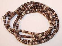 Schelpkraal wit/d. paars mix 2-3mm ca.60cm