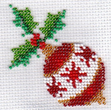 Borduurpakket kerstbal met hulst 8x8cm