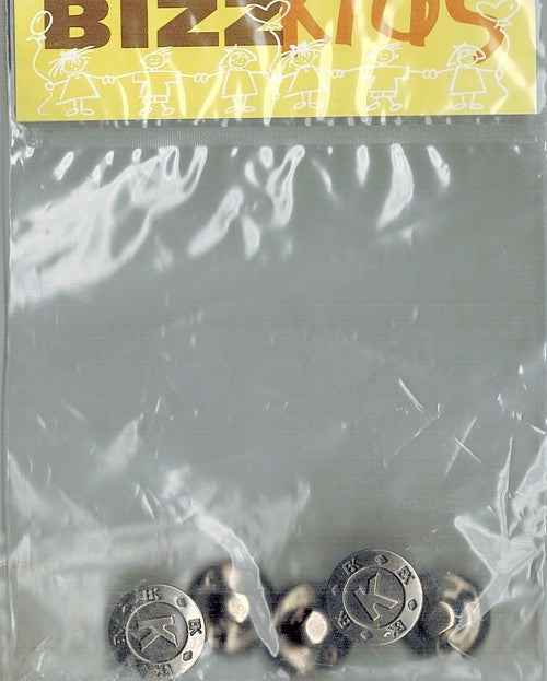Knoop 17mm metaal met letter K 5st