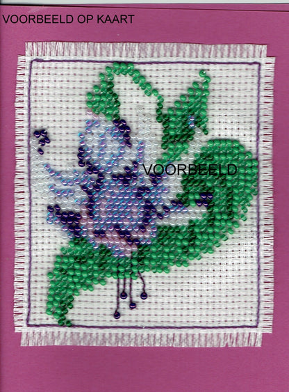 Borduurpakket Fuchsia 8x9cm.