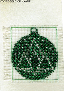 Borduurpakket kerstbal 7x8cm groen/wit