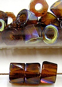 Gutermann moervormparels bruin AB ca.38st.