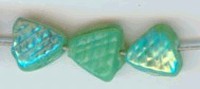 Glaskraal driehoek bewerkt 6mm groen ca. 100 st