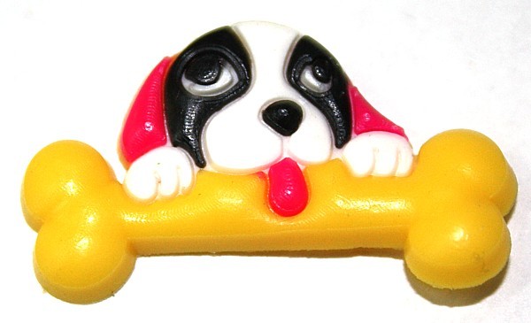 Kunststof plakcabochon hond met bot 29mm 2st