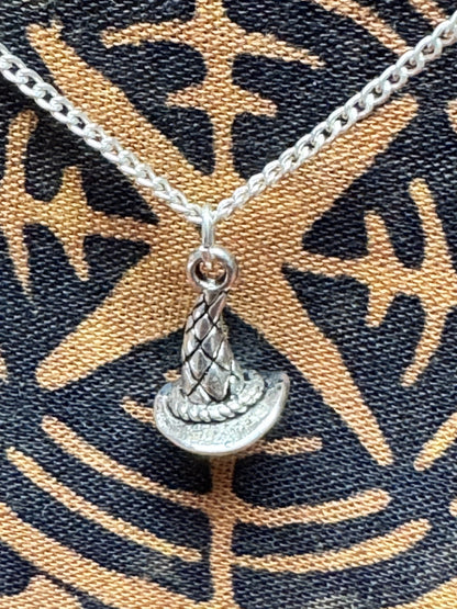 Halloween ketting met heksenhoed-tovenaarshoed als hanger 