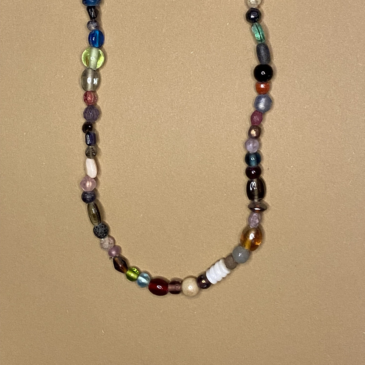 Vrolijke, bohemian kralenketting p.st.