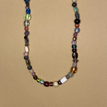Vrolijke, bohemian kralenketting p.st.