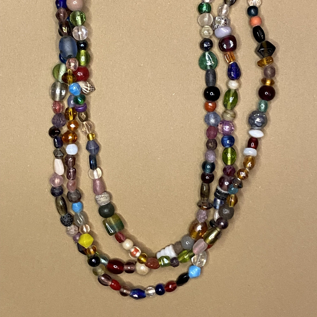 Vrolijke, bohemian kralenketting p.st.